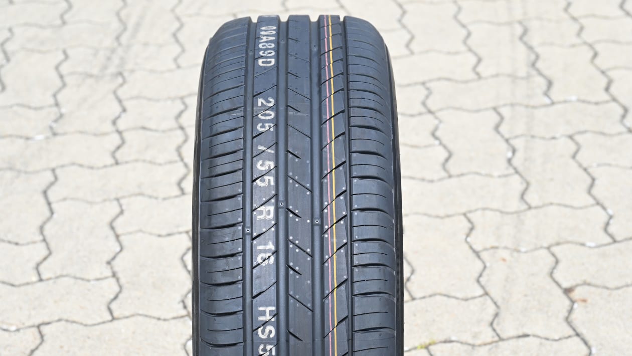 Kumho Ecsta HS52 review | Auto Express